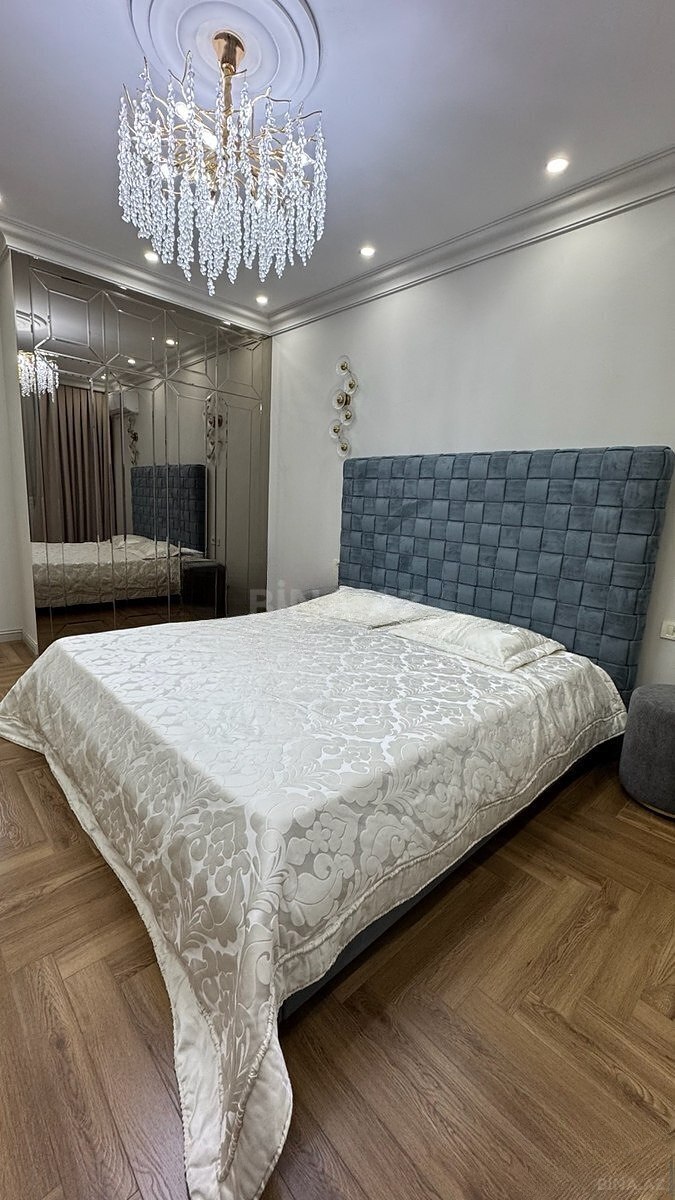 3 otaqlı Yeni tikili, Elmlər Akademiyası m., Bakı