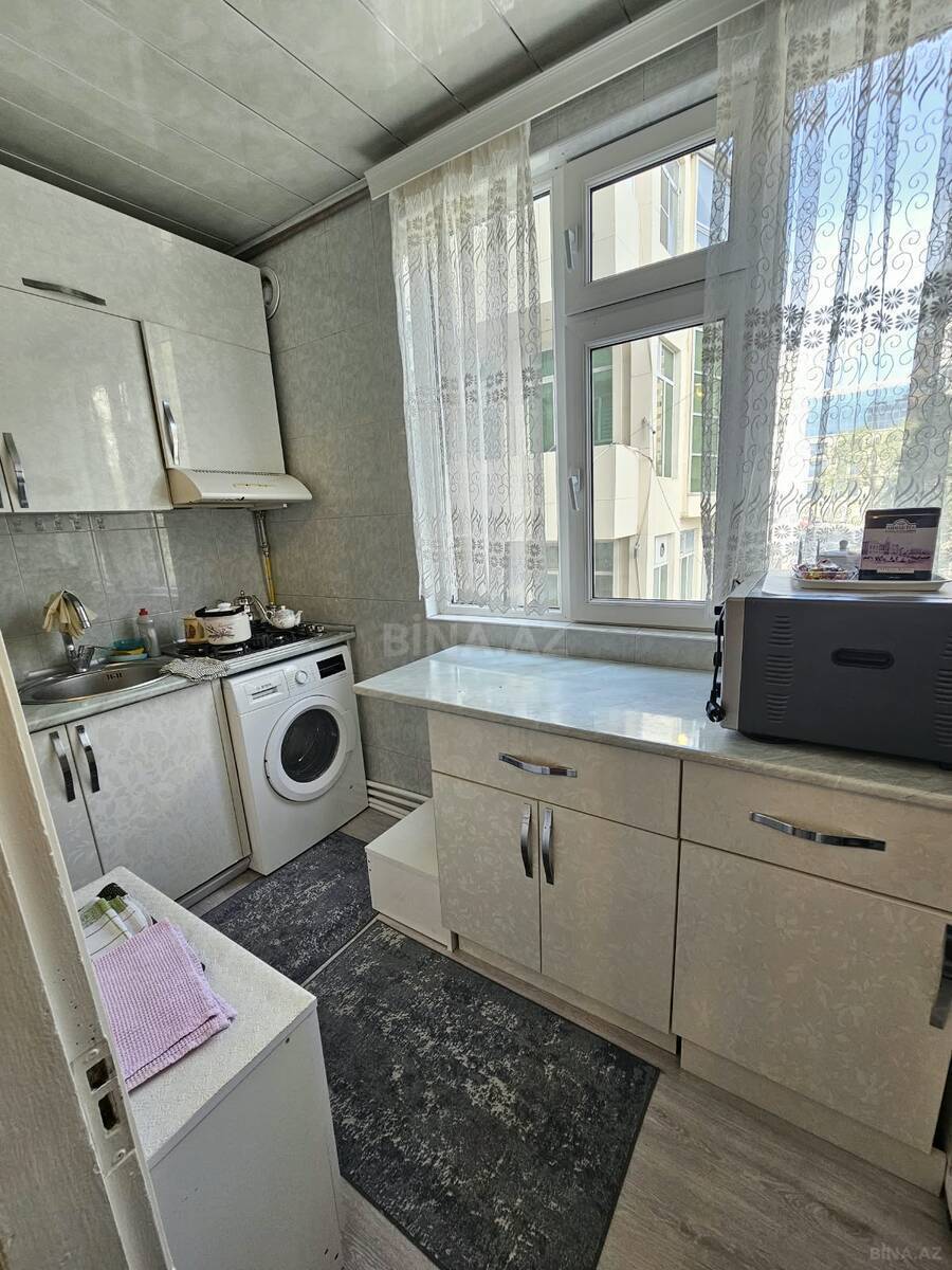 3 otaqlı Köhnə tikili, Azadlıq Prospekti m., Bakı