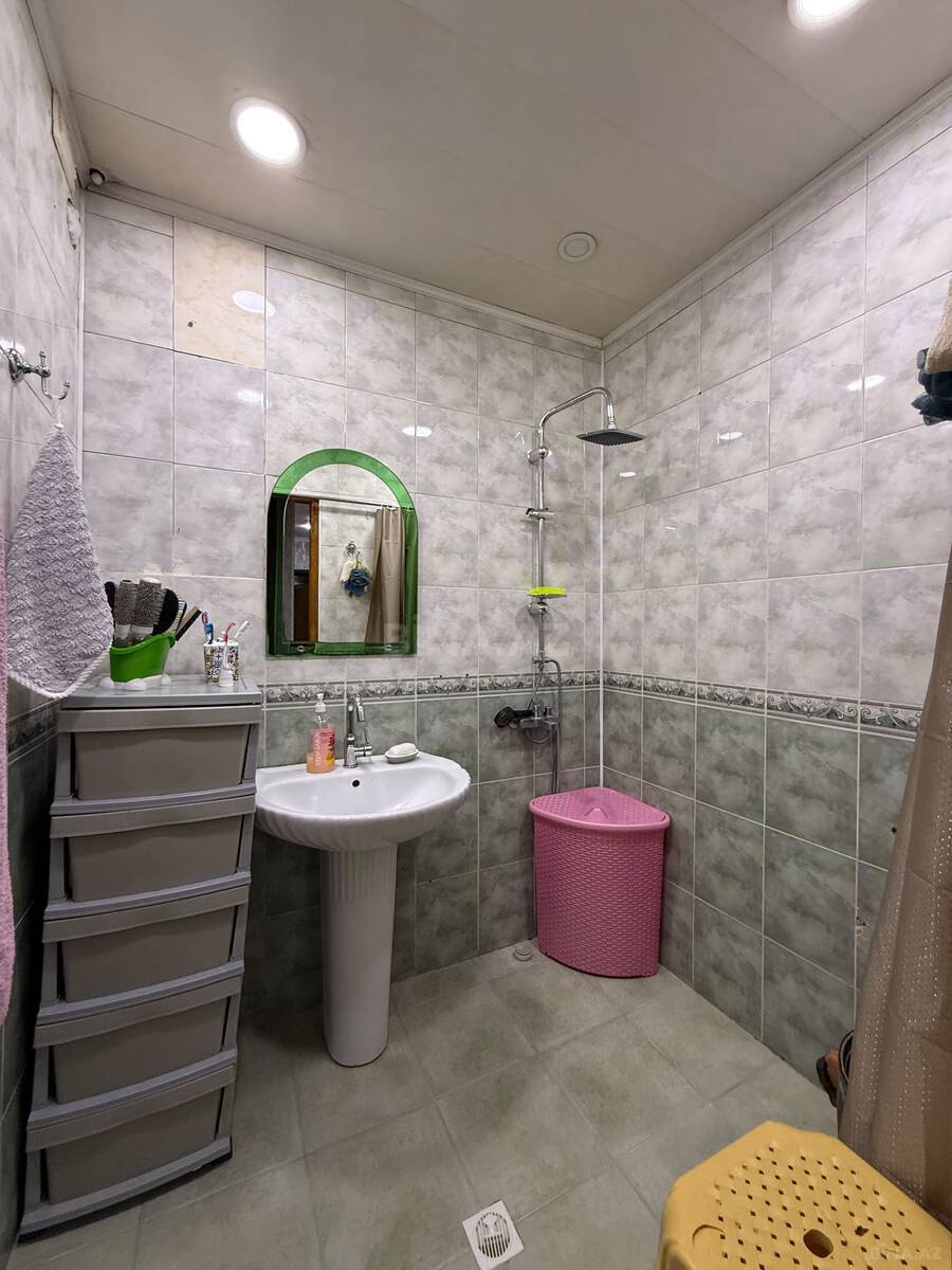 4 otaqlı Köhnə tikili, Həzi Aslanov m., Bakı