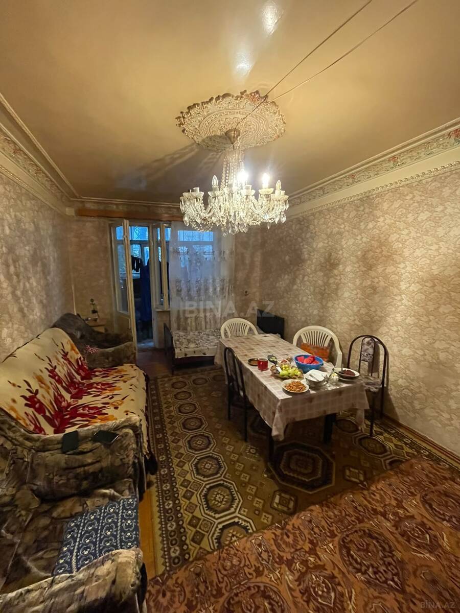 3 otaqlı Köhnə tikili, Xalqlar Dostluğu m., Bakı
