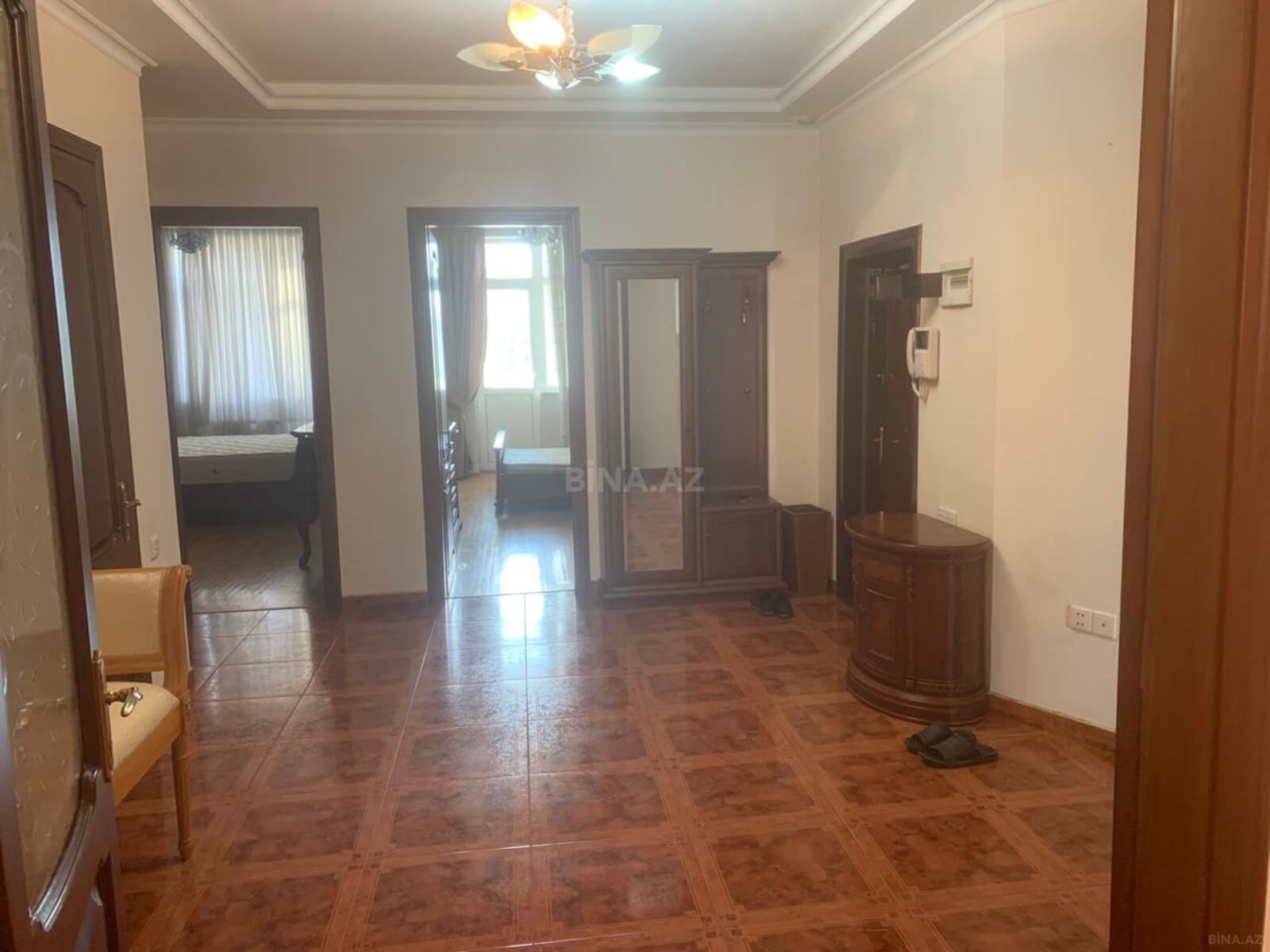 3 otaqlı Yeni tikili, Nizami m., Bakı