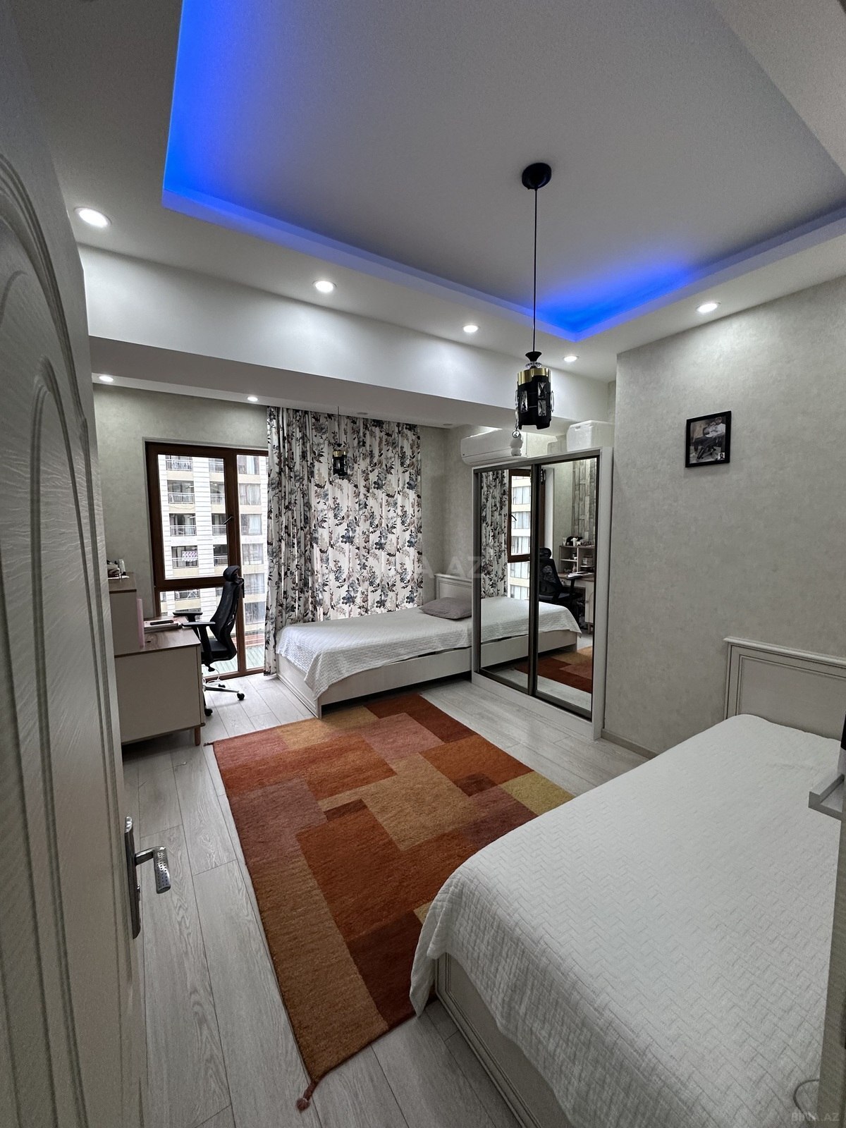 3 otaqlı Yeni tikili, Şah İsmayıl Xətai m., Bakı