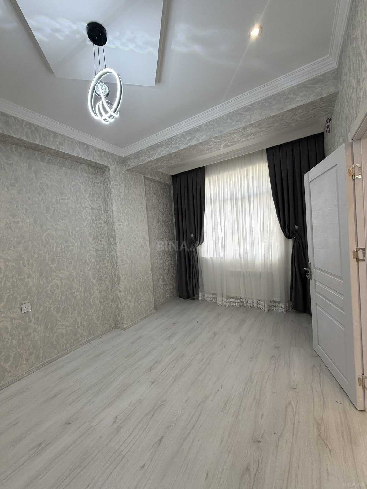 3 otaqlı Yeni tikili, İnşaatçılar m., Bakı