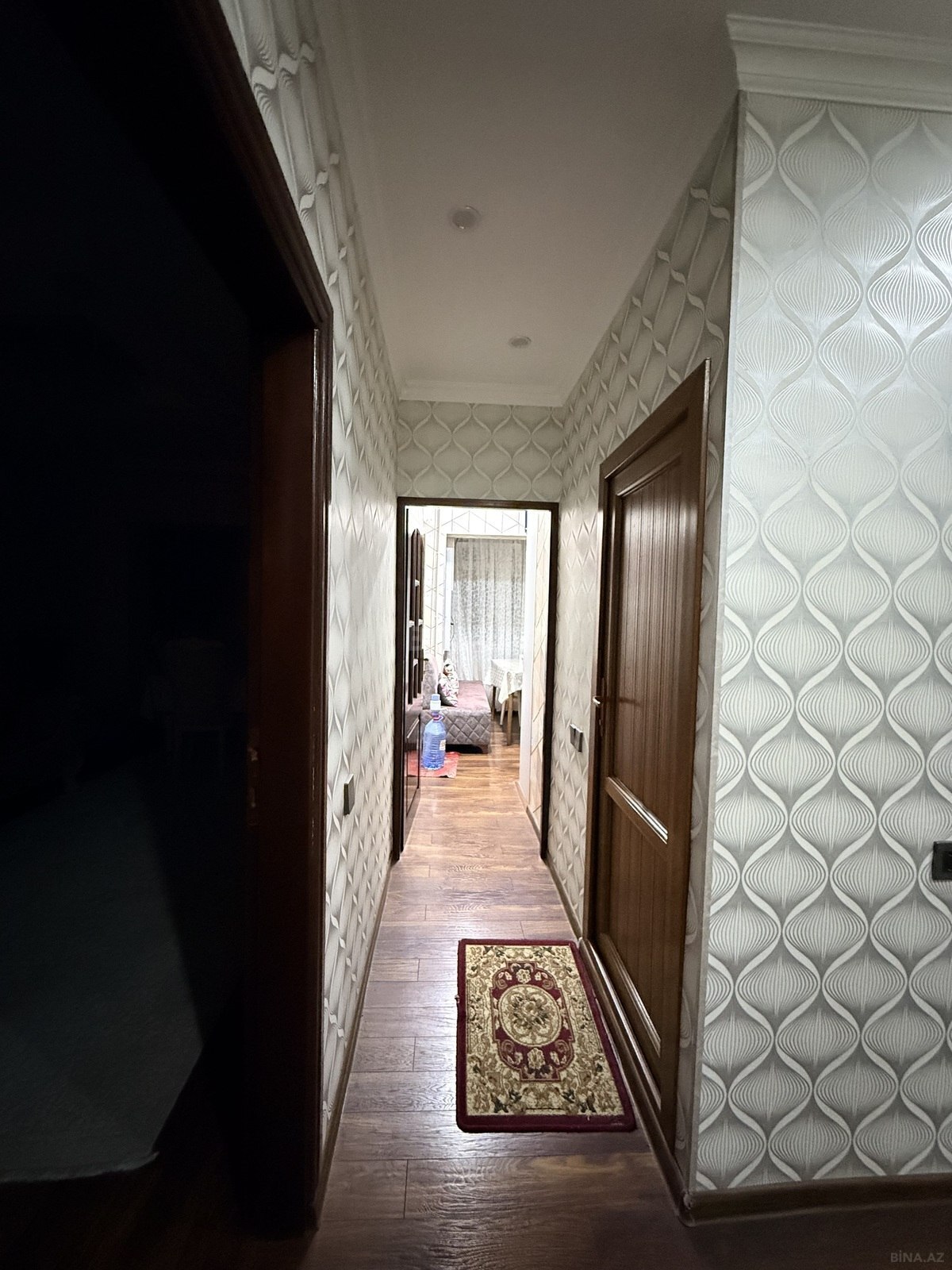 4 otaqlı Köhnə tikili, Bakıxanov q., Bakı