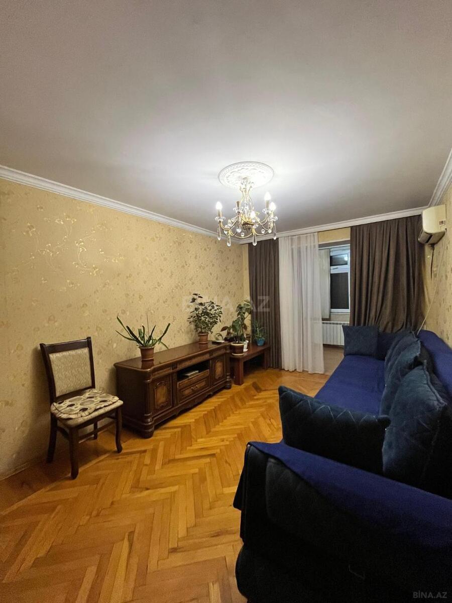 2 otaqlı Köhnə tikili, Neftçilər m., Bakı