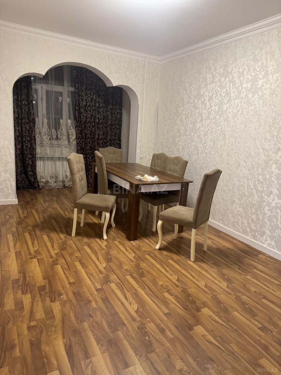 3 otaqlı Köhnə tikili, Həzi Aslanov m., Bakı