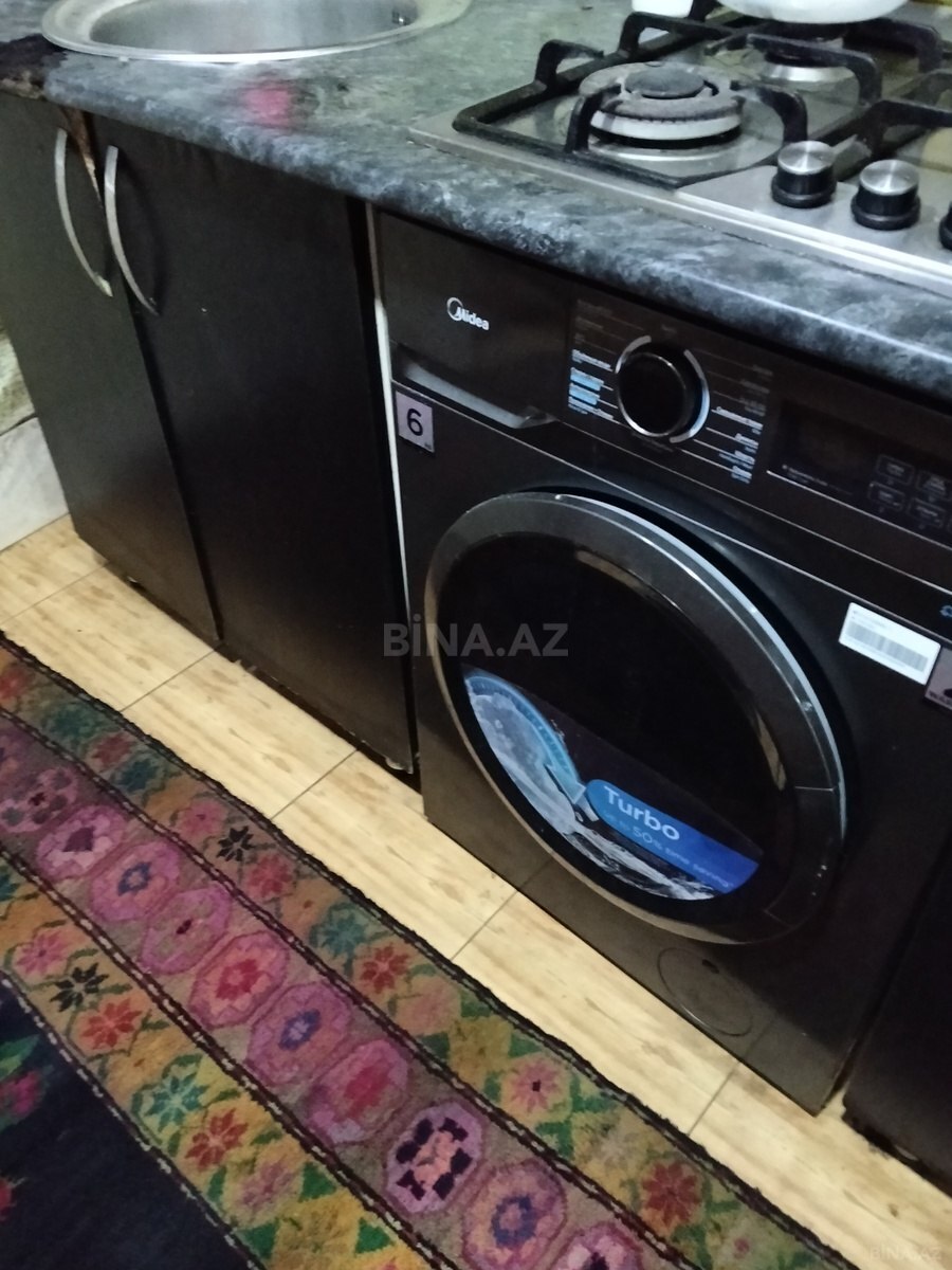 3 otaqlı Köhnə tikili, Memar Əcəmi m., Bakı