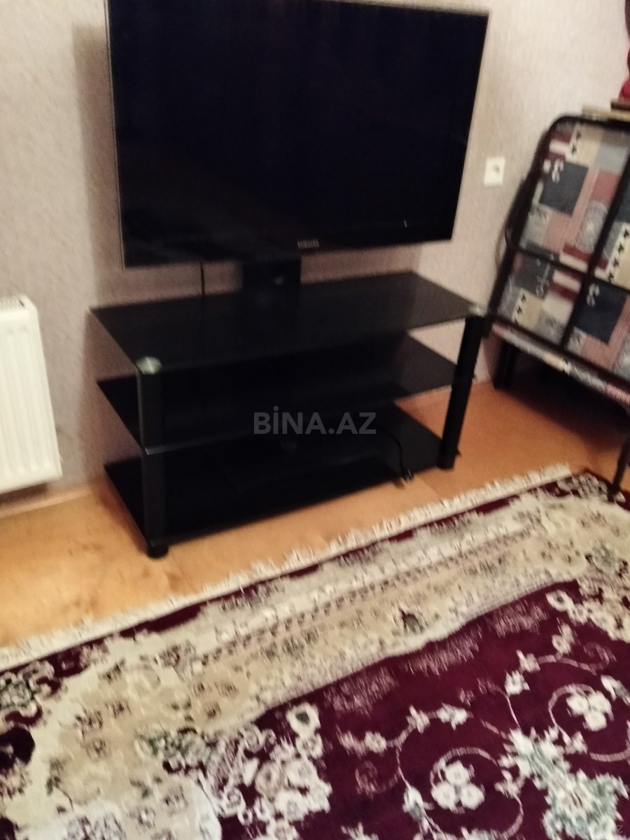 3 otaqlı Köhnə tikili, Memar Əcəmi m., Bakı