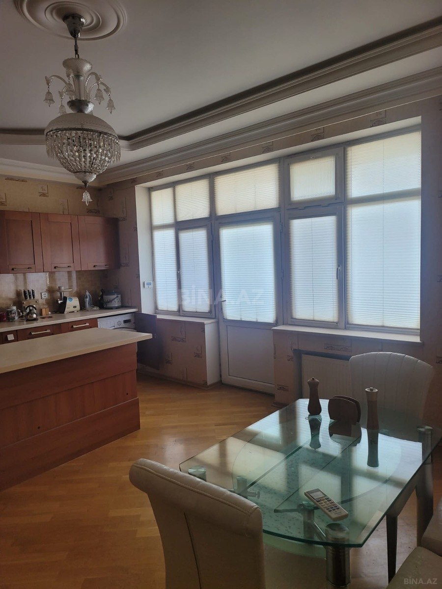3 otaqlı Yeni tikili, 28 May m., Bakı
