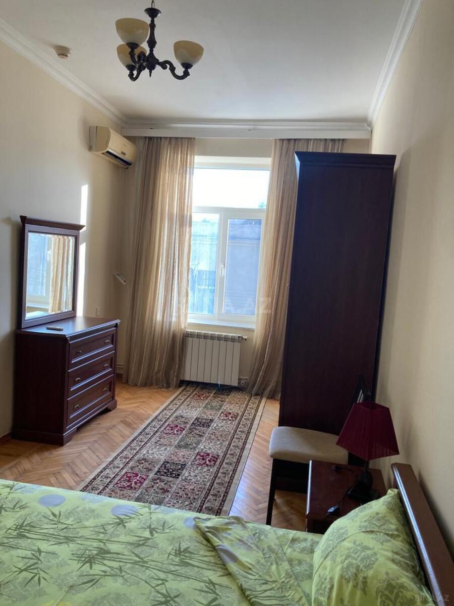 3 otaqlı Köhnə tikili, Sahil m., Bakı