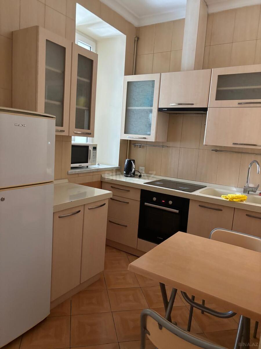 3 otaqlı Köhnə tikili, Sahil m., Bakı
