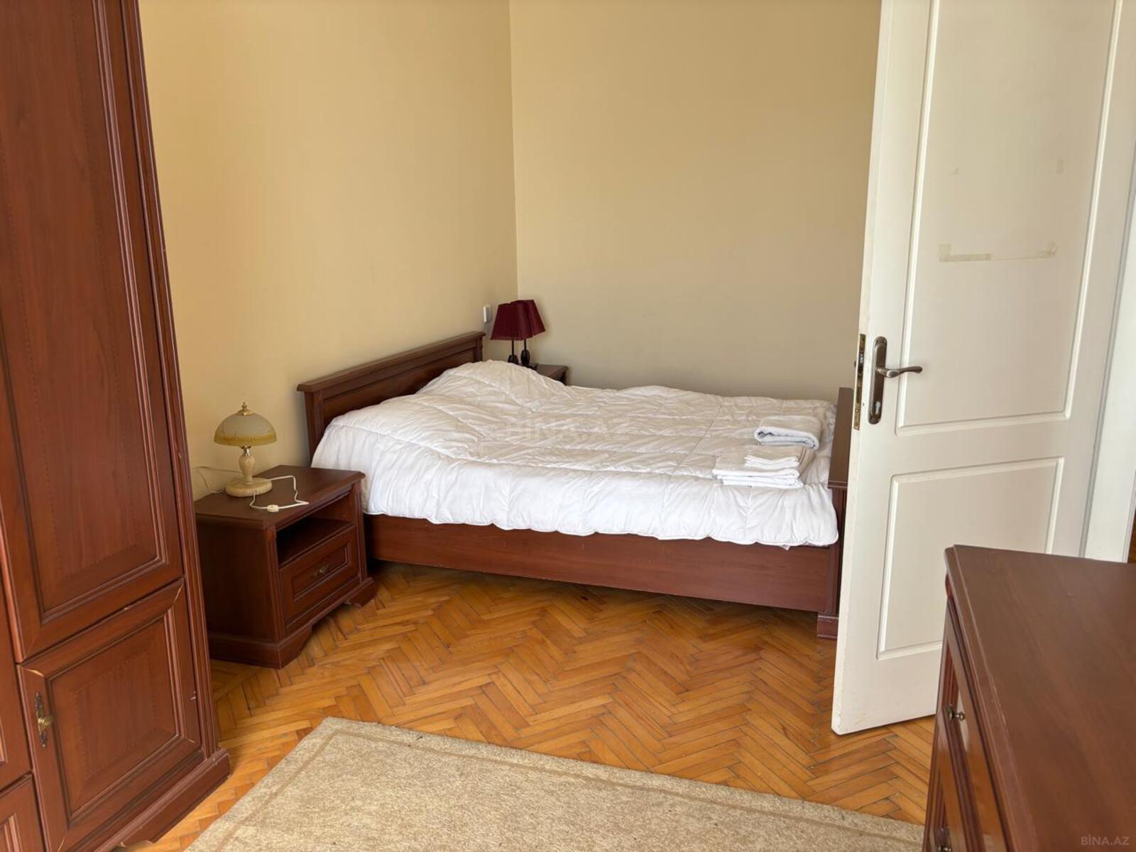 3 otaqlı Köhnə tikili, Sahil m., Bakı