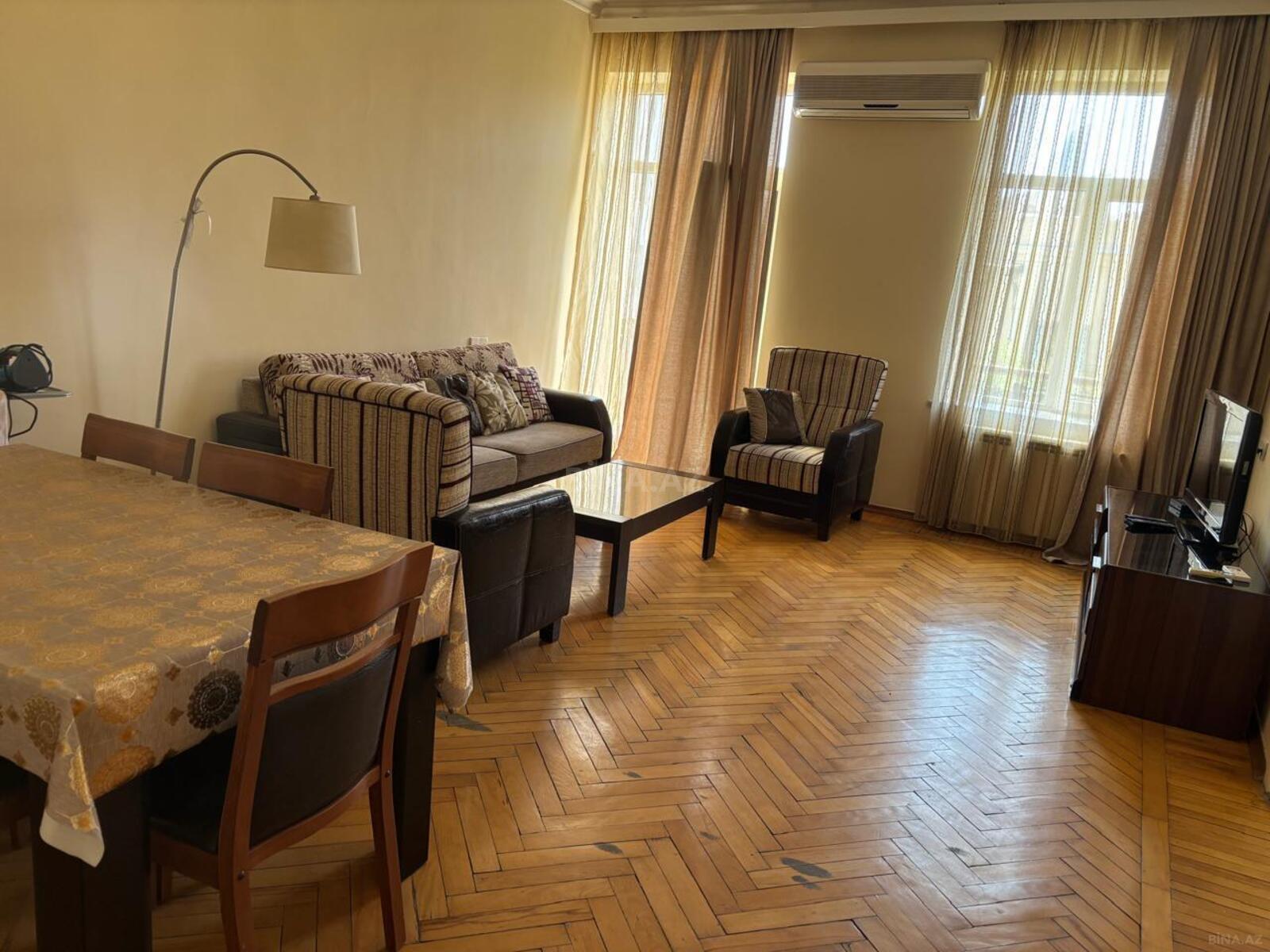 3 otaqlı Köhnə tikili, Sahil m., Bakı