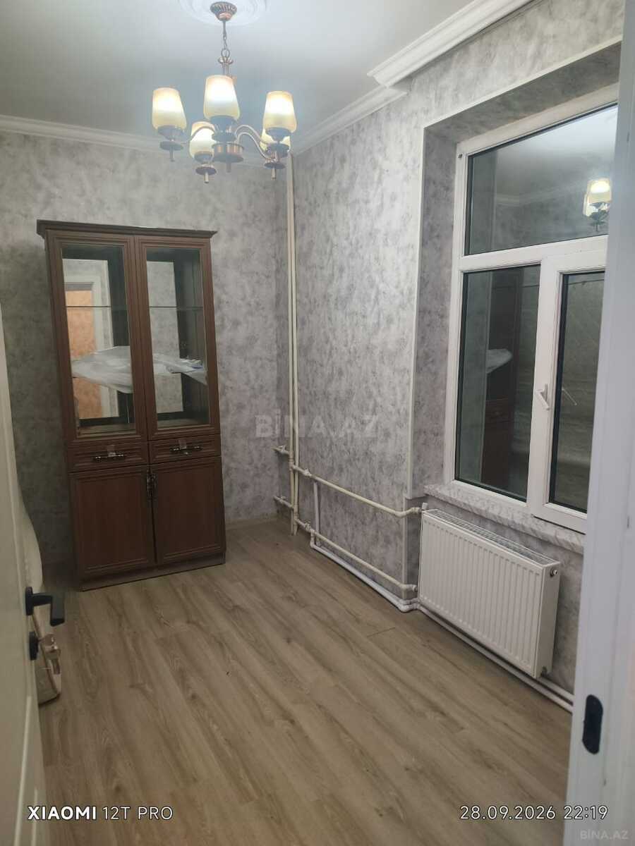3 otaqlı Köhnə tikili, Qara Qarayev m., Bakı