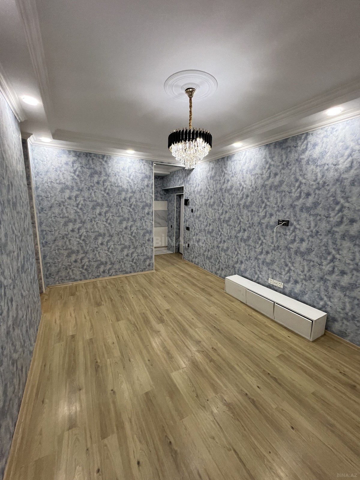 3 otaqlı Köhnə tikili, Qara Qarayev m., Bakı