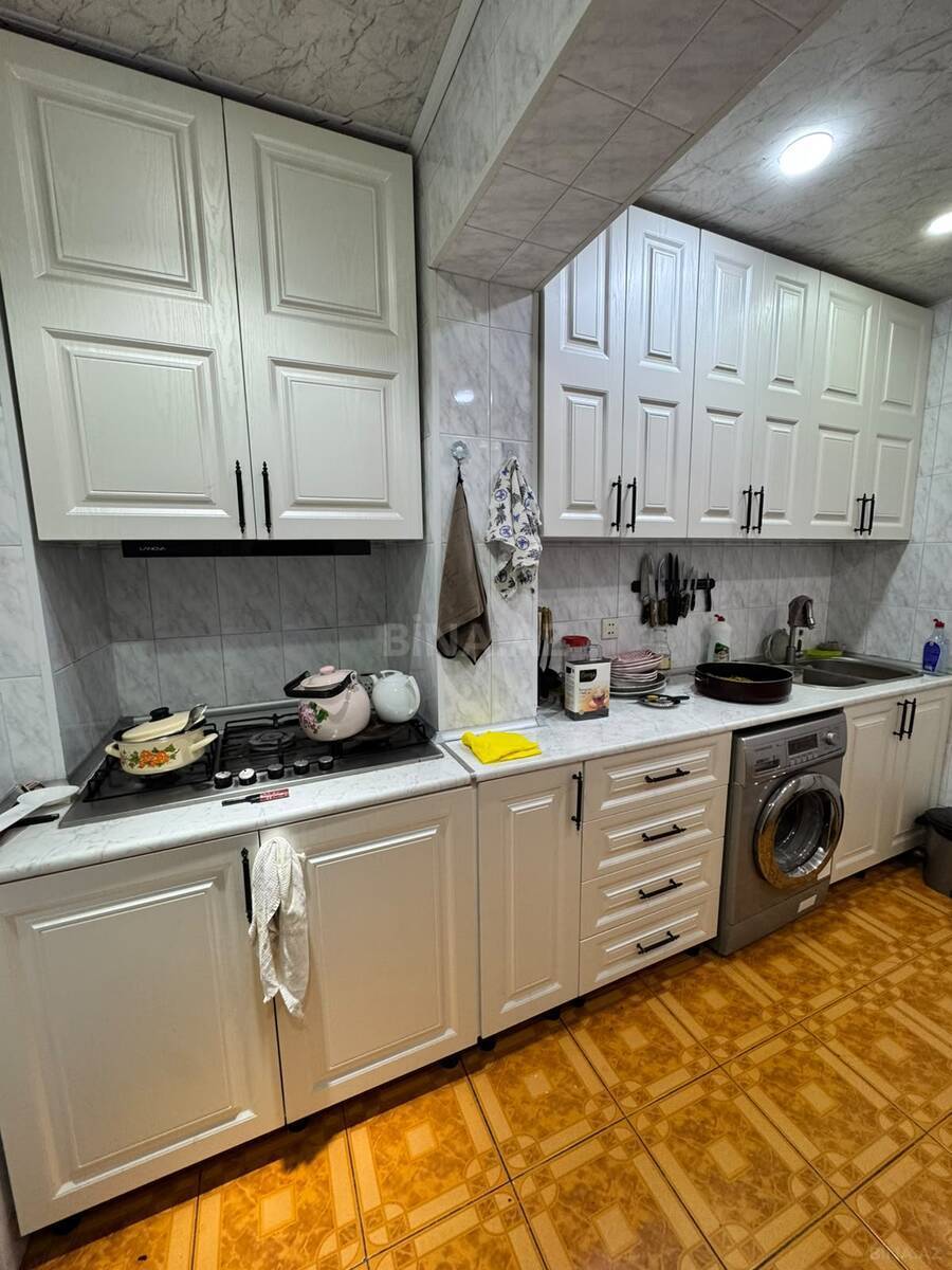 4 otaqlı Köhnə tikili, Azadlıq Prospekti m., Bakı