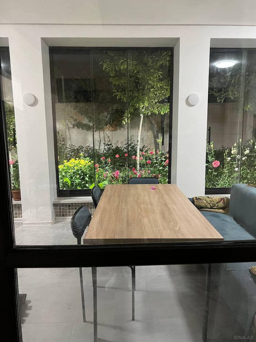 8 otaqlı Həyət evi/Bağ evi, Qusar