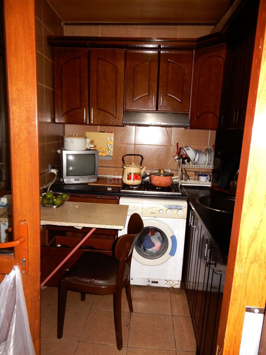 2 otaqlı Köhnə tikili, Memar Əcəmi m., Bakı