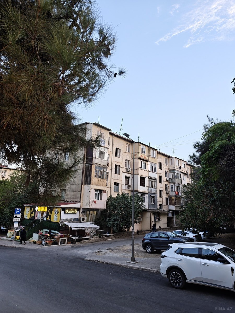 2 otaqlı Köhnə tikili, Memar Əcəmi m., Bakı