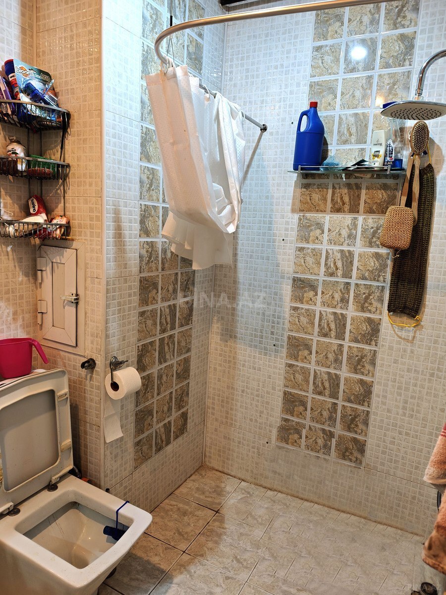 2 otaqlı Köhnə tikili, Memar Əcəmi m., Bakı