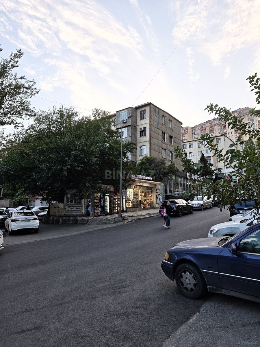 2 otaqlı Köhnə tikili, Memar Əcəmi m., Bakı