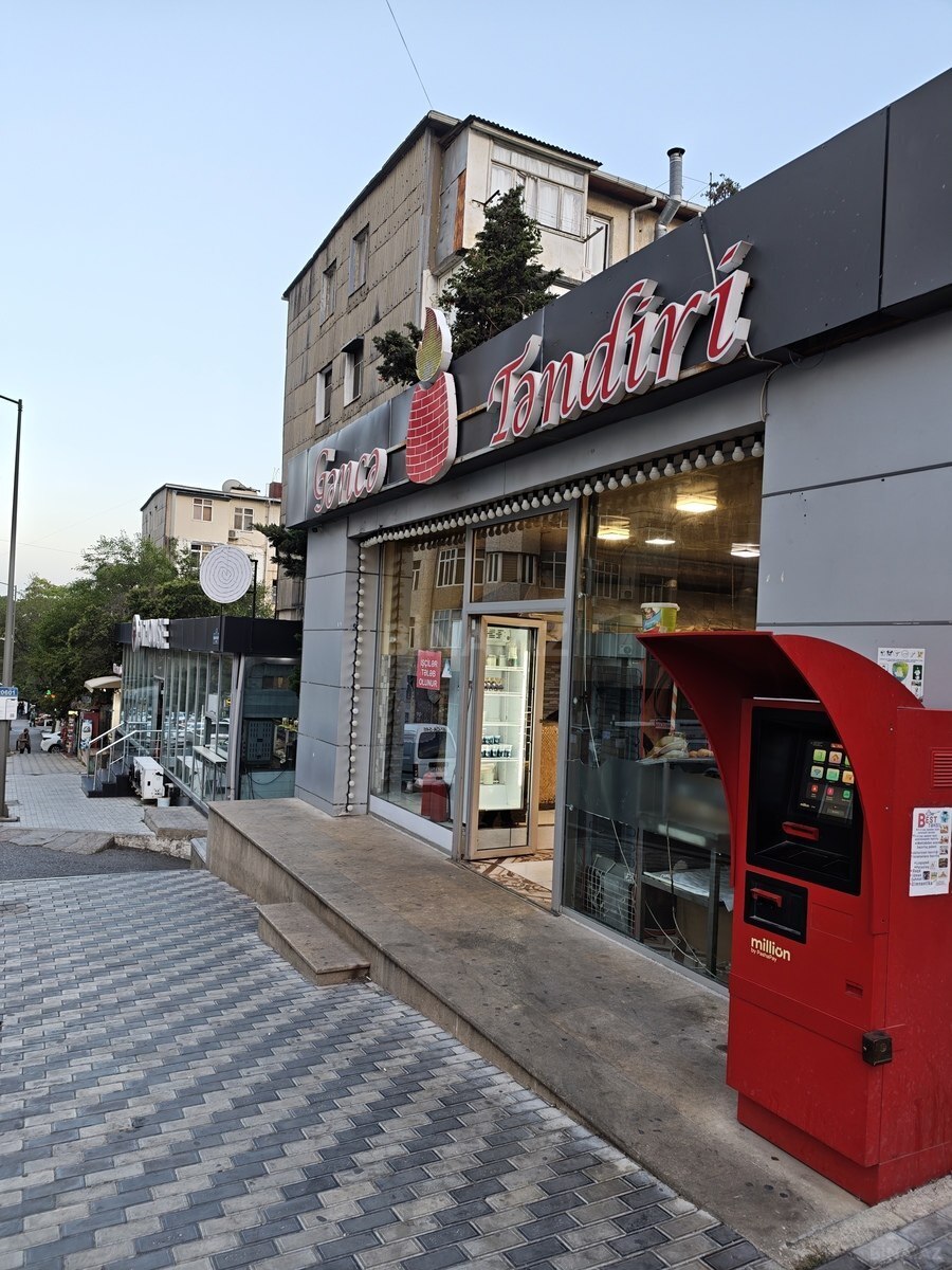 2 otaqlı Köhnə tikili, Memar Əcəmi m., Bakı