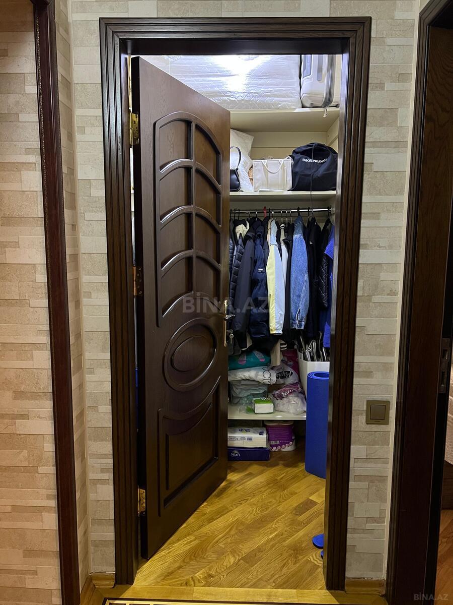 4 otaqlı Köhnə tikili, Bakıxanov q., Bakı