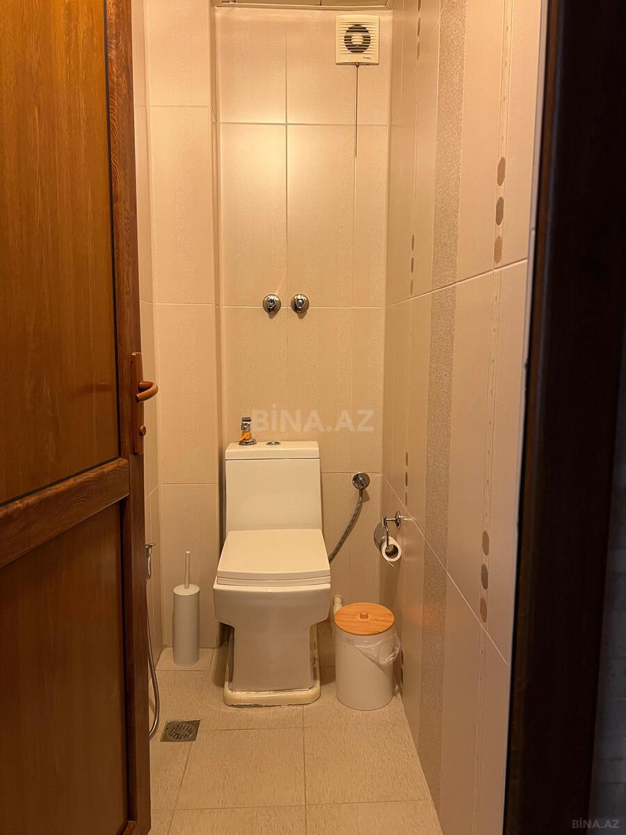 4 otaqlı Köhnə tikili, Bakıxanov q., Bakı