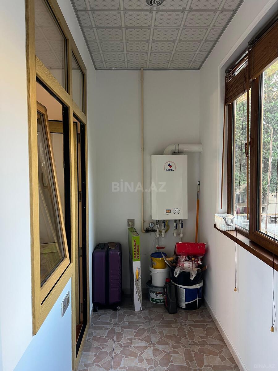 4 otaqlı Köhnə tikili, Bakıxanov q., Bakı