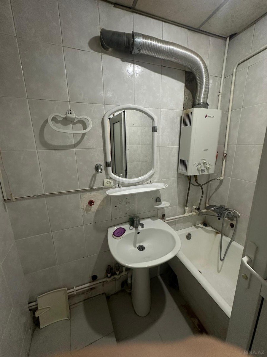 3 otaqlı Köhnə tikili, Neftçilər m., Bakı