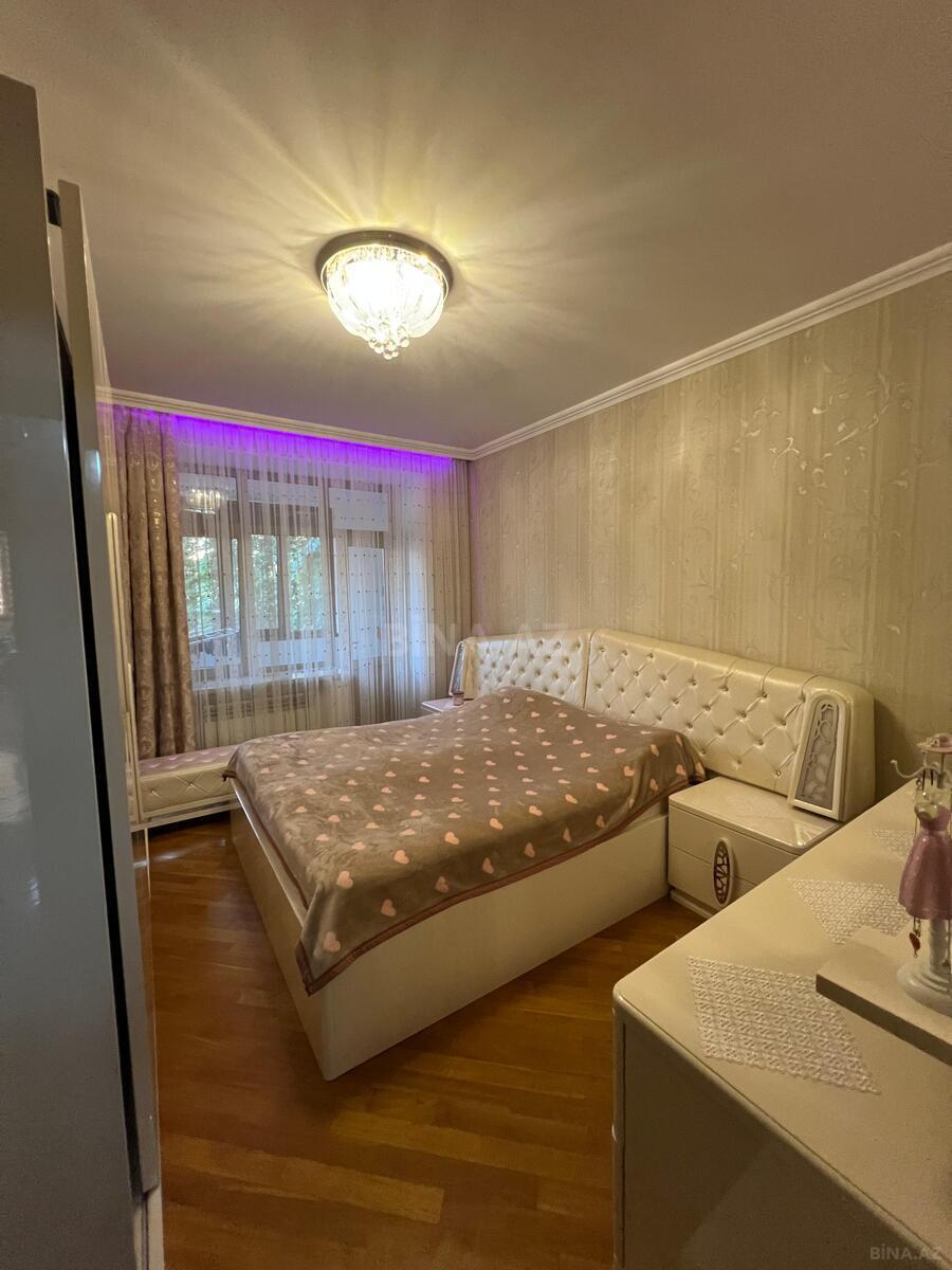 4 otaqlı Köhnə tikili, Bakıxanov q., Bakı