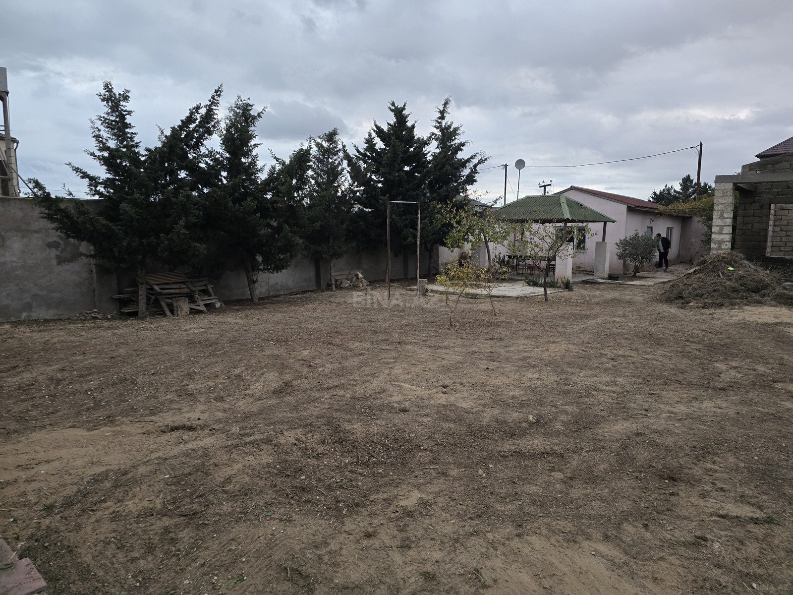 Torpaq Albalılıq q., Bakı