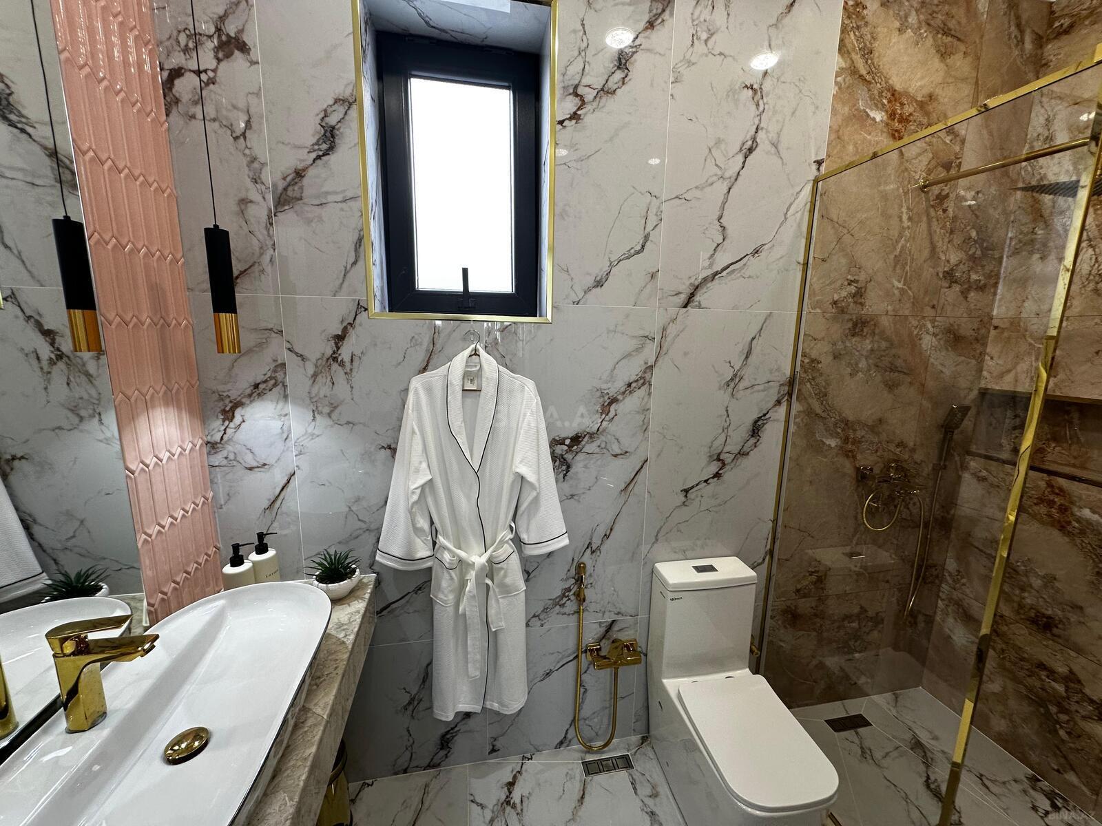 4 otaqlı Həyət evi/Bağ evi, Şüvəlan q., Bakı