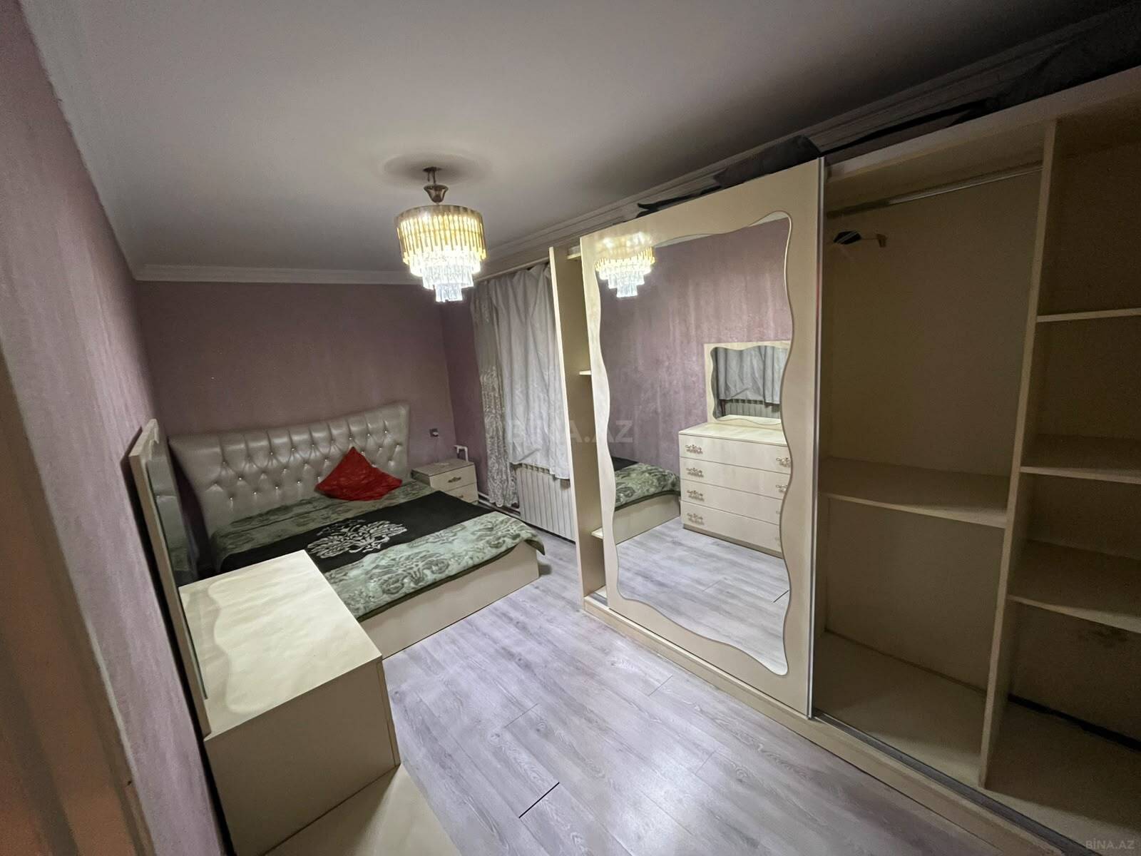 3 otaqlı Köhnə tikili, Neftçilər m., Bakı