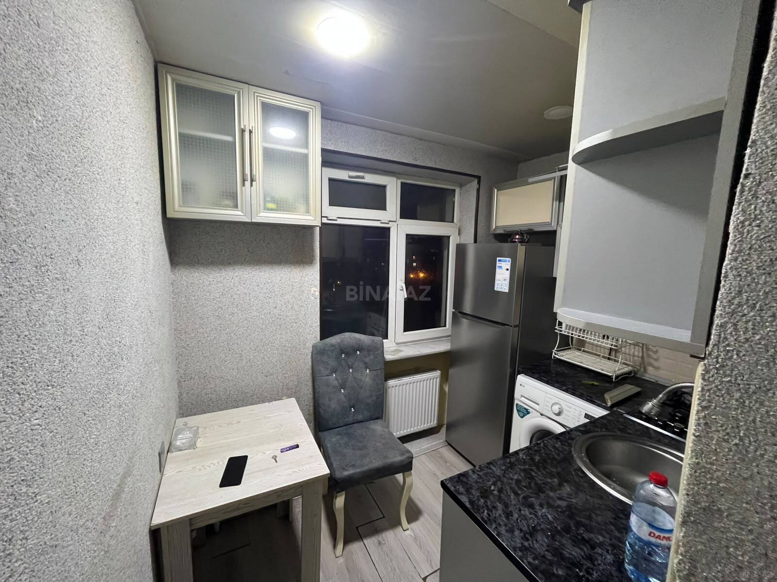 3 otaqlı Köhnə tikili, Neftçilər m., Bakı