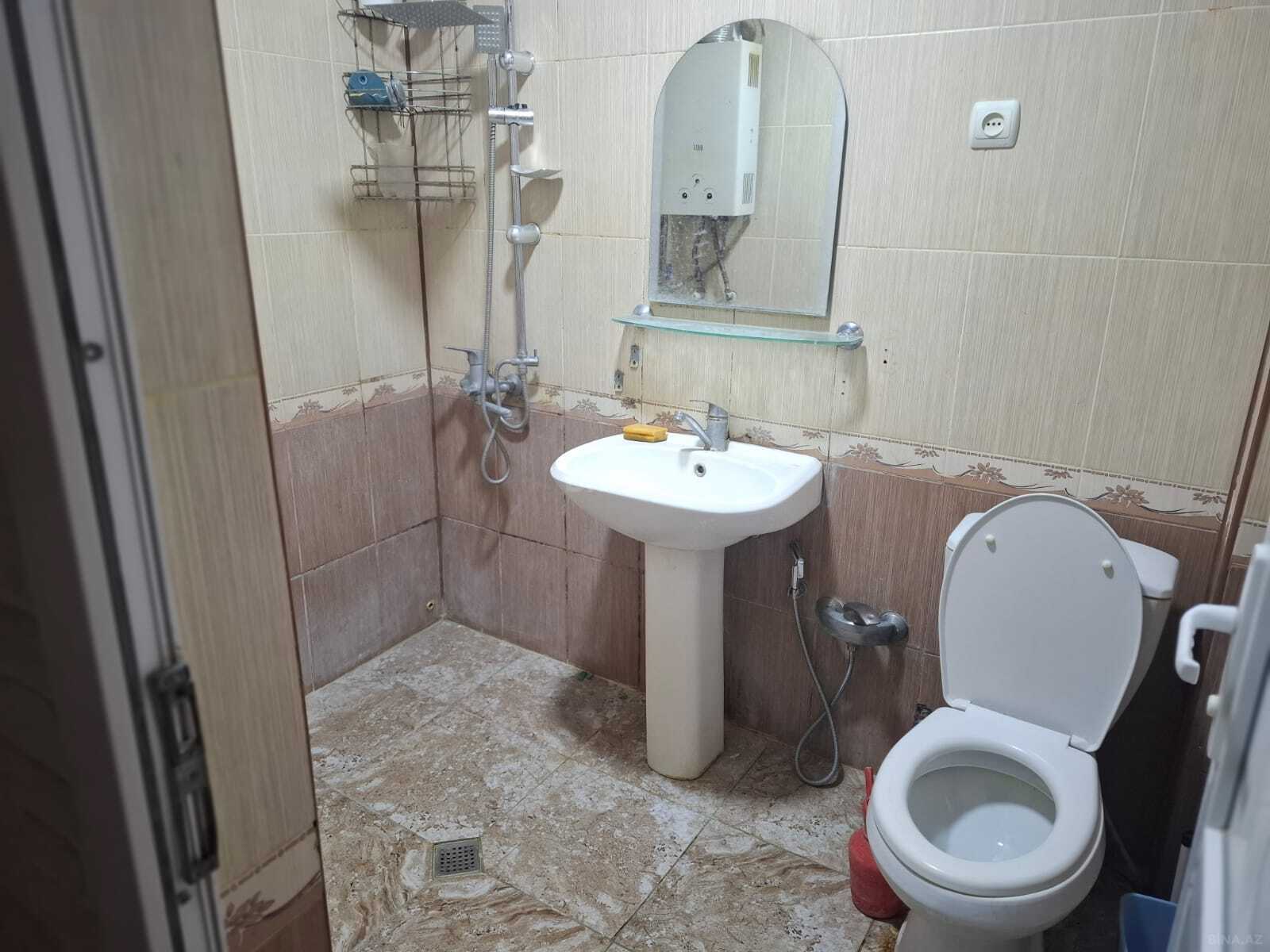 2 otaqlı Köhnə tikili, Neftçilər m., Bakı