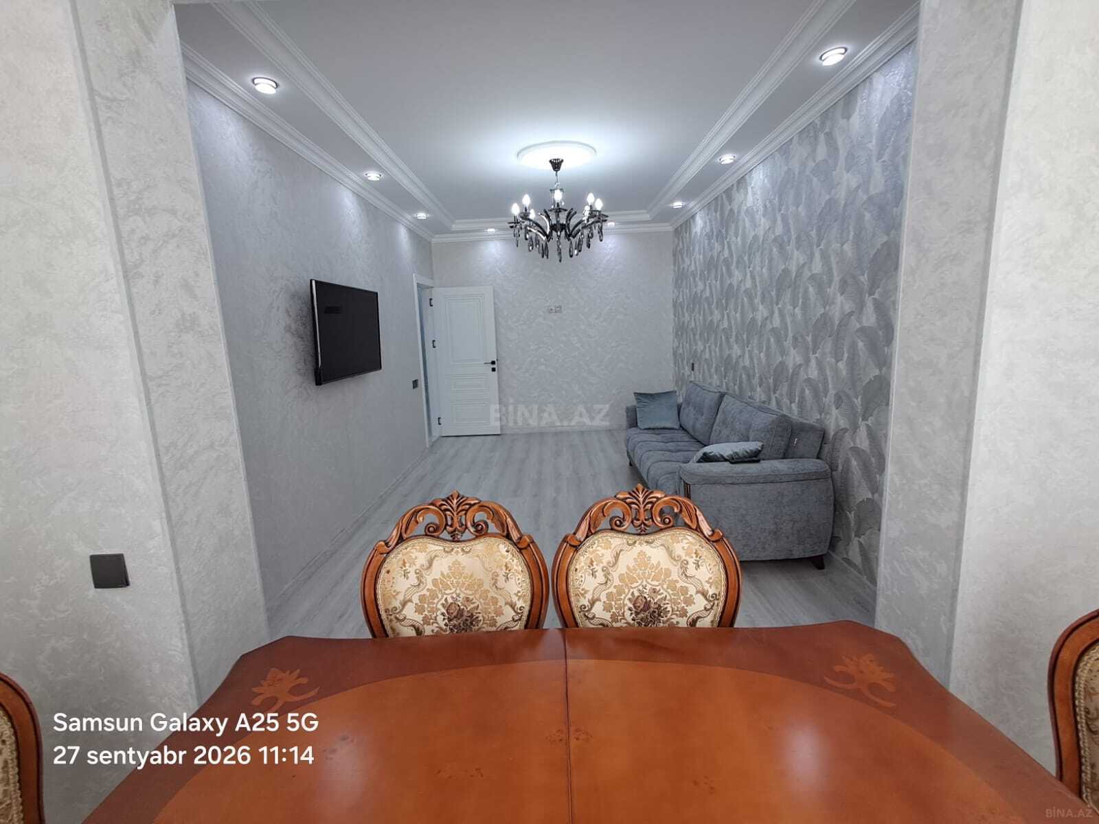 3 otaqlı Köhnə tikili, Bakıxanov q., Bakı