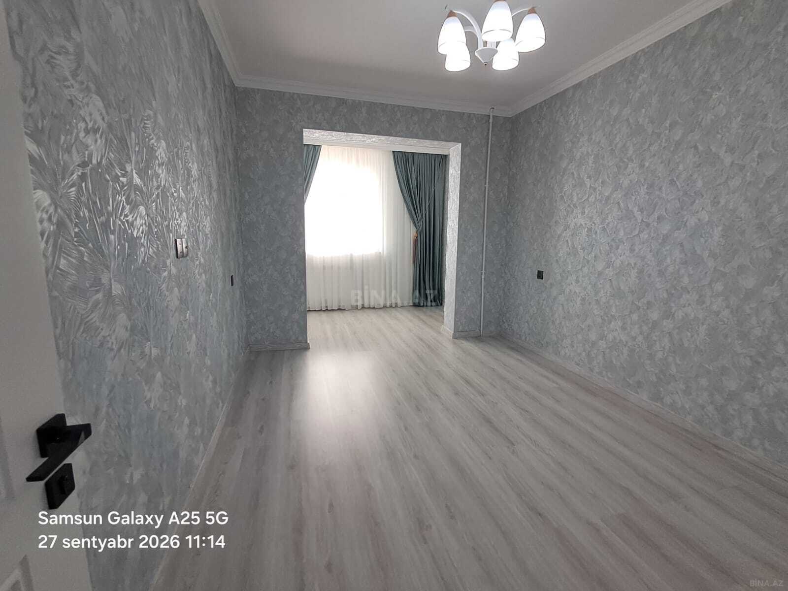 3 otaqlı Köhnə tikili, Bakıxanov q., Bakı