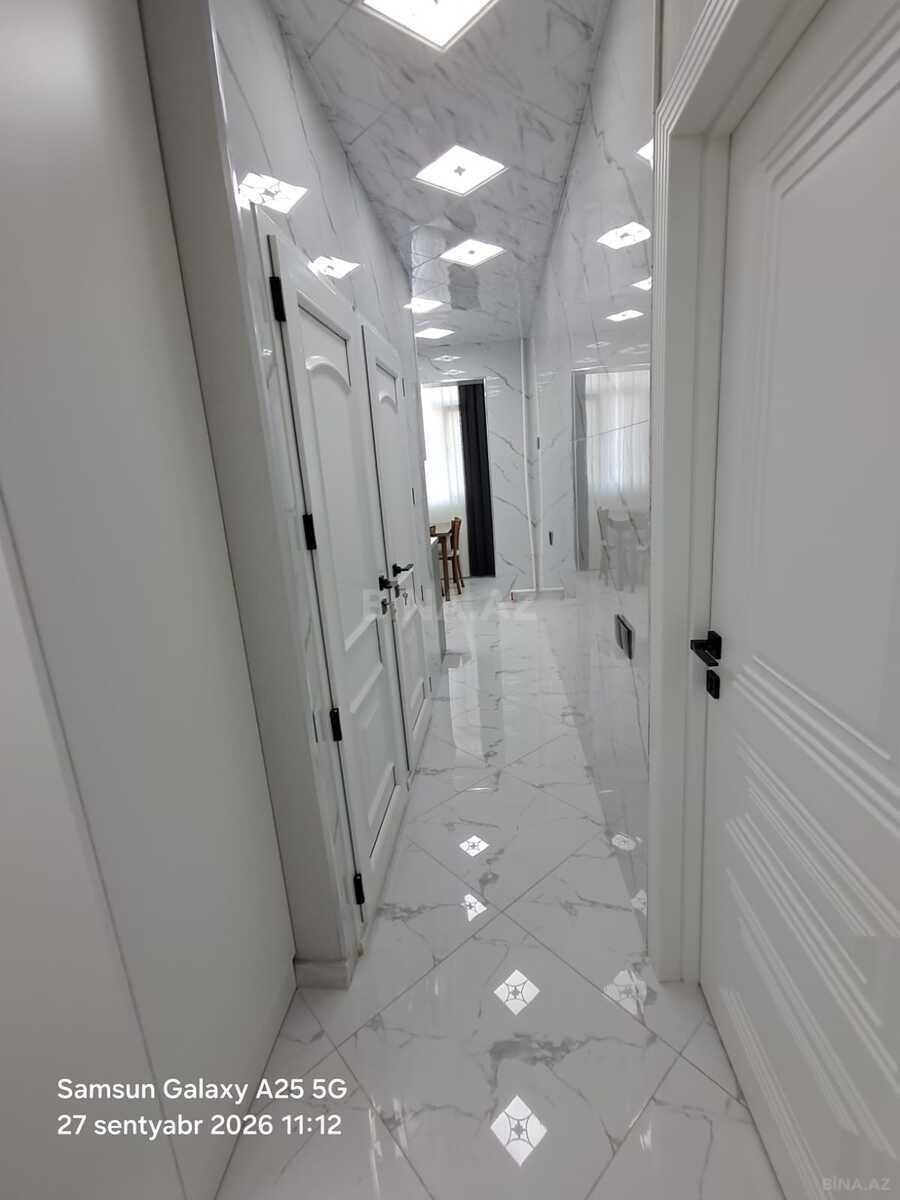 3 otaqlı Köhnə tikili, Bakıxanov q., Bakı