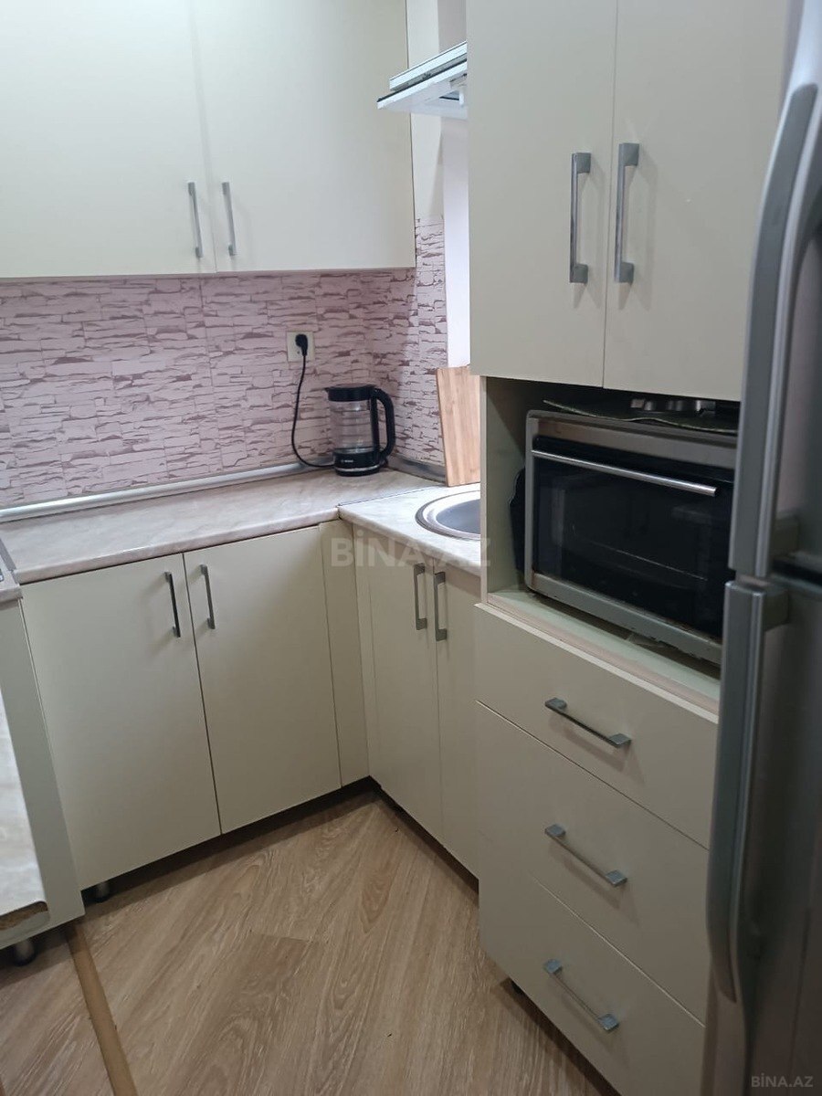 2 otaqlı Köhnə tikili, Qara Qarayev m., Bakı