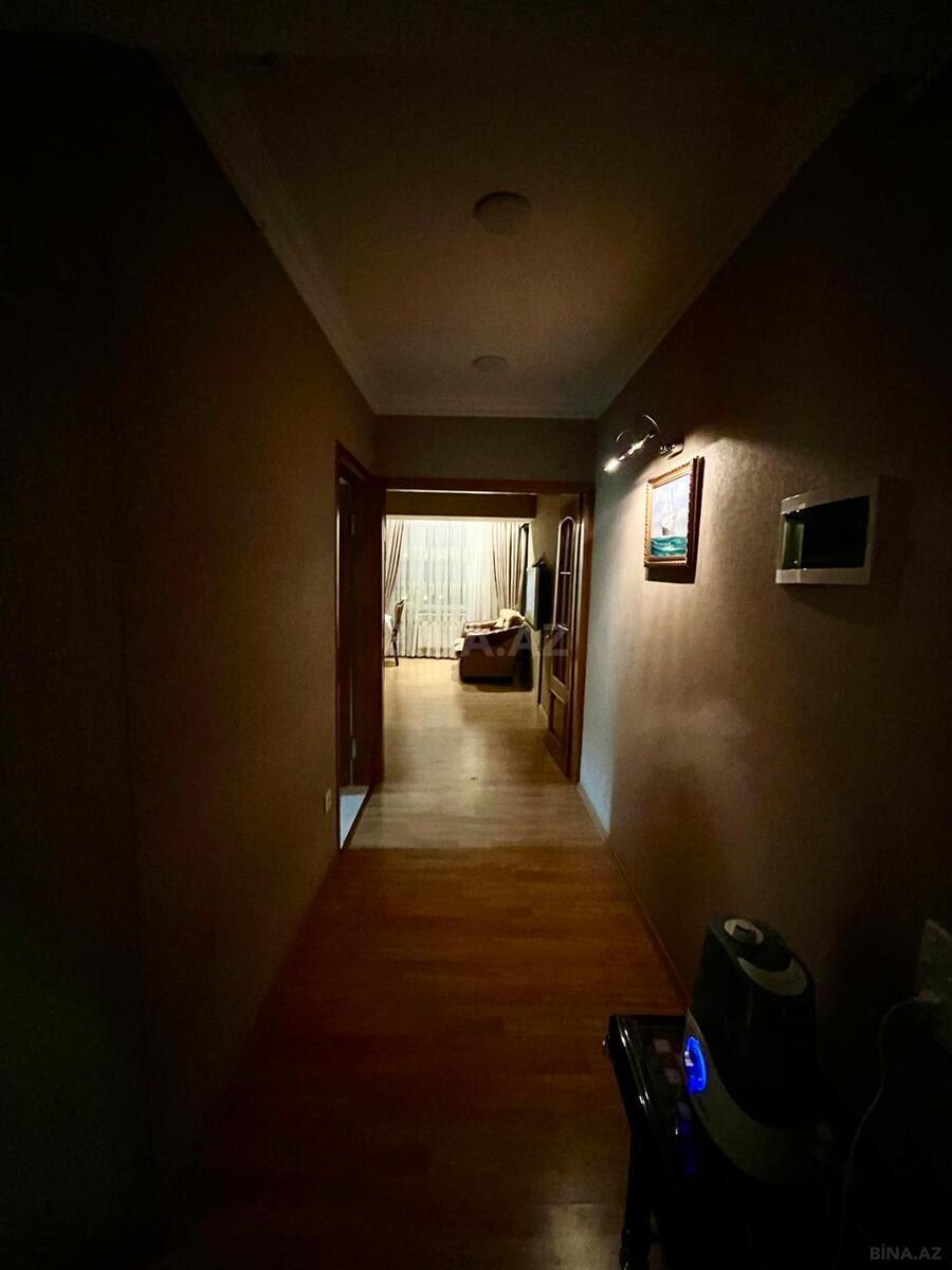 3 otaqlı Köhnə tikili, 28 May m., Bakı