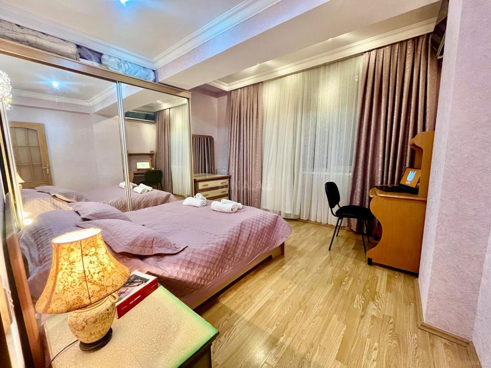 3 otaqlı Köhnə tikili, 28 May m., Bakı