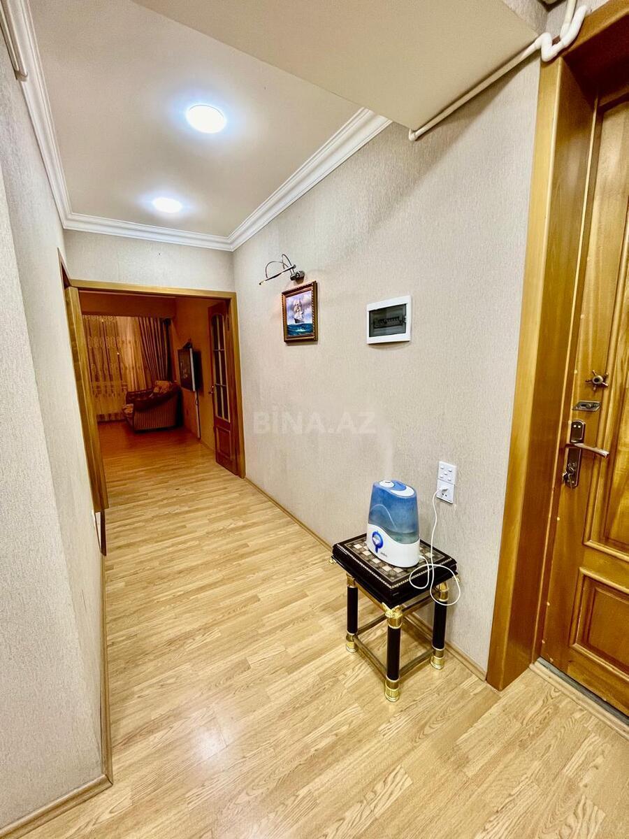 3 otaqlı Köhnə tikili, 28 May m., Bakı