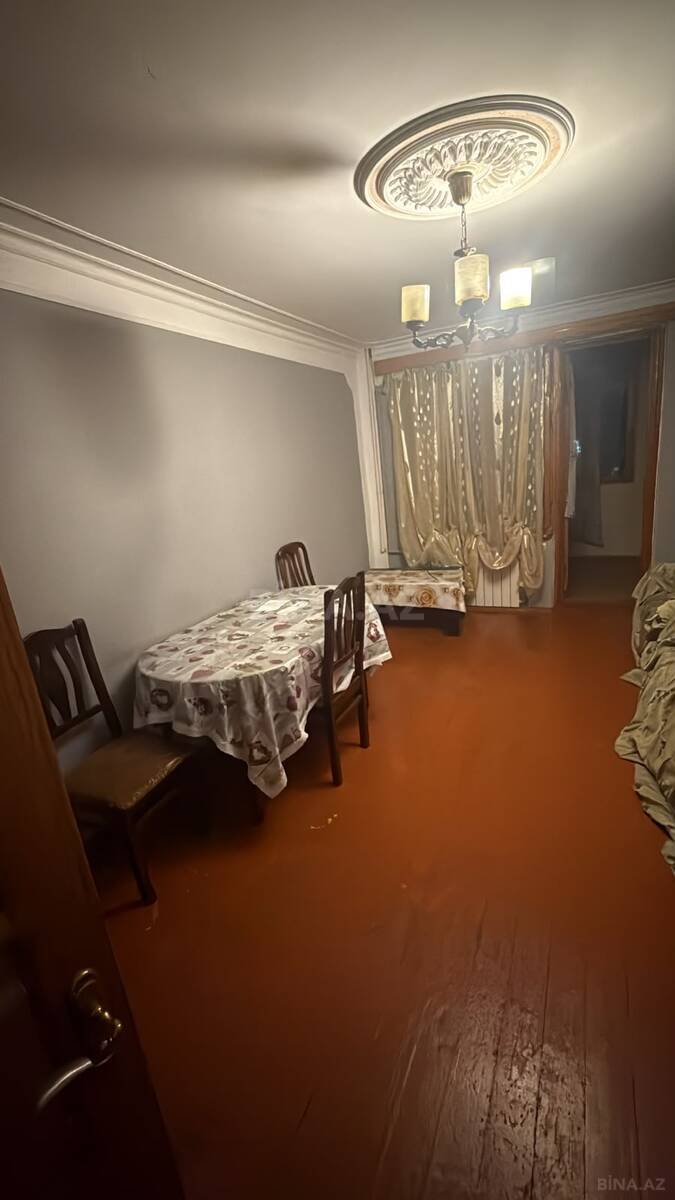 3 otaqlı Köhnə tikili, Qara Qarayev m., Bakı