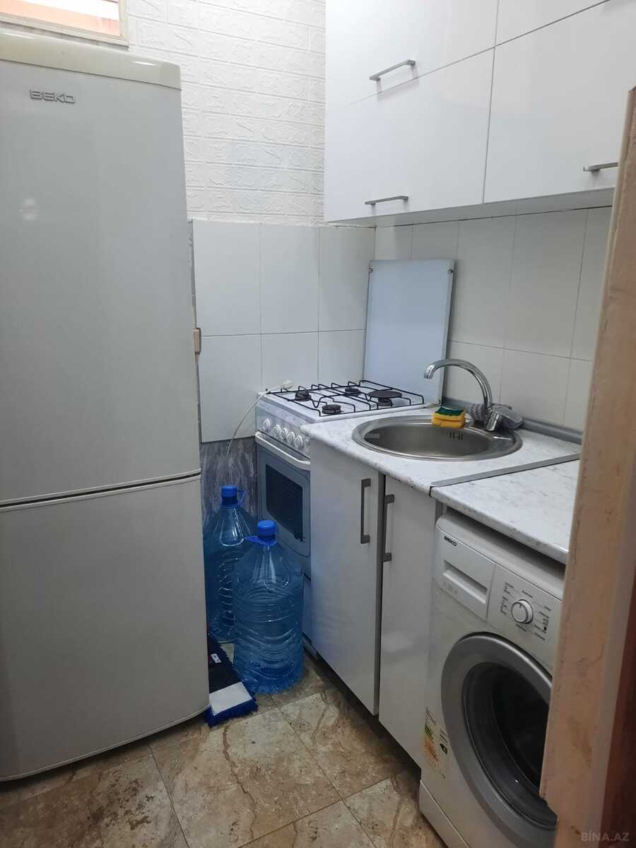 2 otaqlı Köhnə tikili, Memar Əcəmi m., Bakı