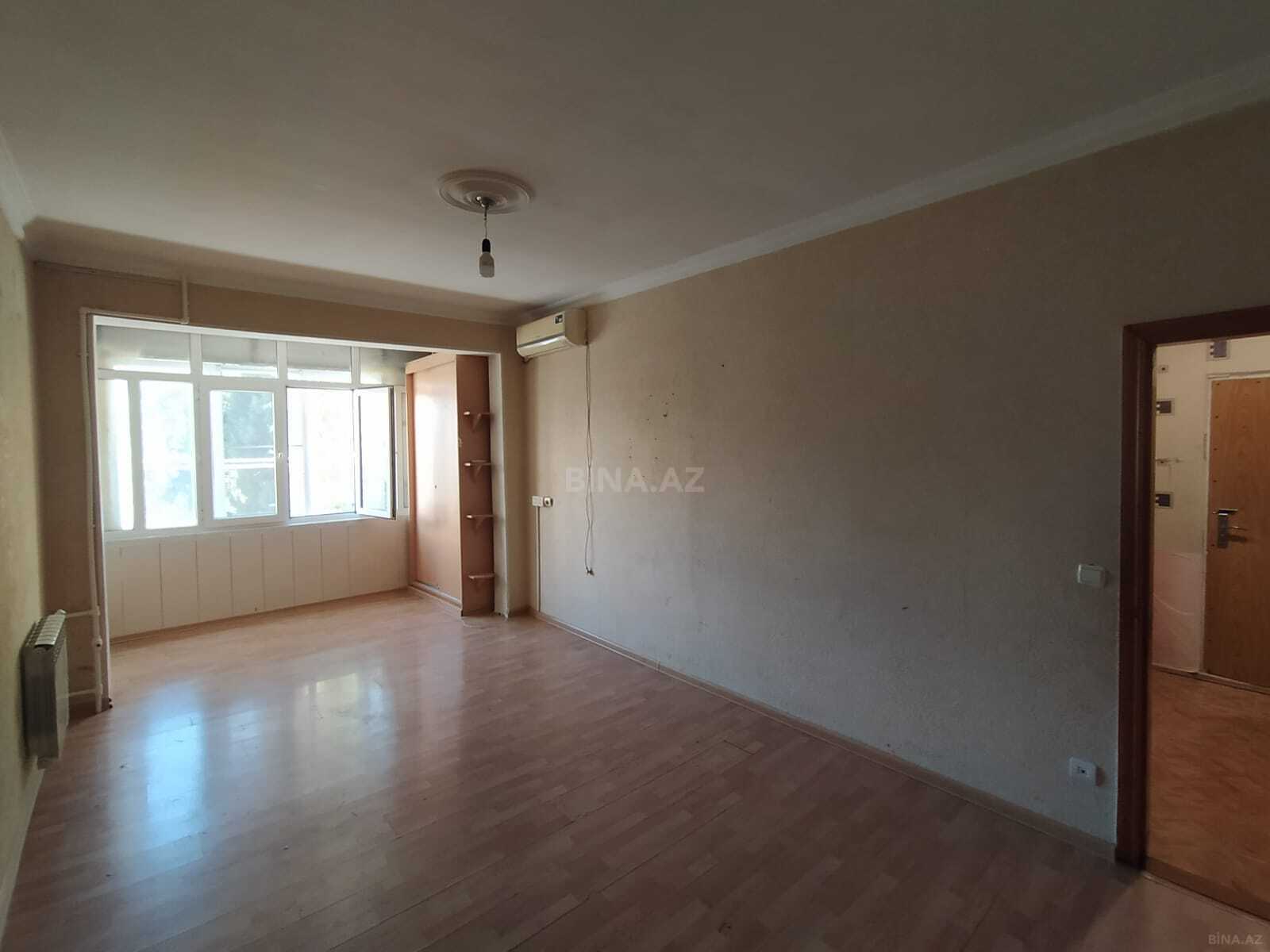 2 otaqlı Köhnə tikili, Bakıxanov q., Bakı