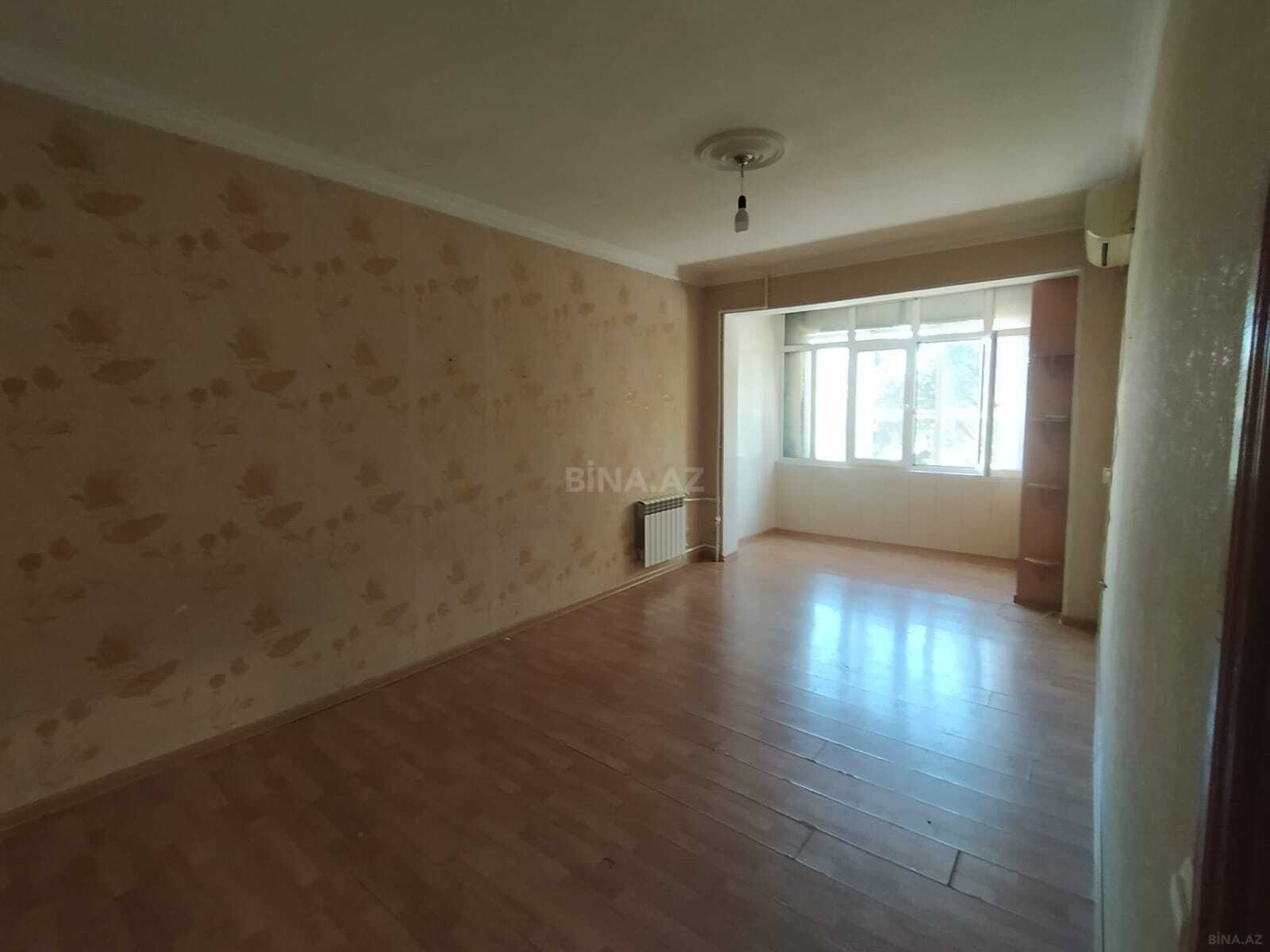 2 otaqlı Köhnə tikili, Bakıxanov q., Bakı