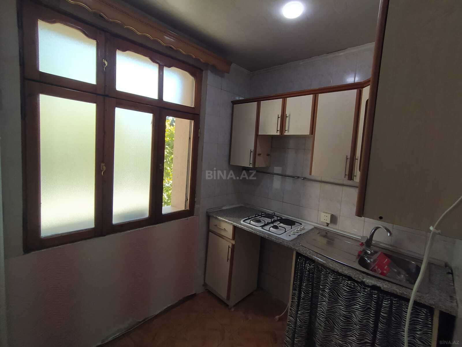2 otaqlı Köhnə tikili, Bakıxanov q., Bakı