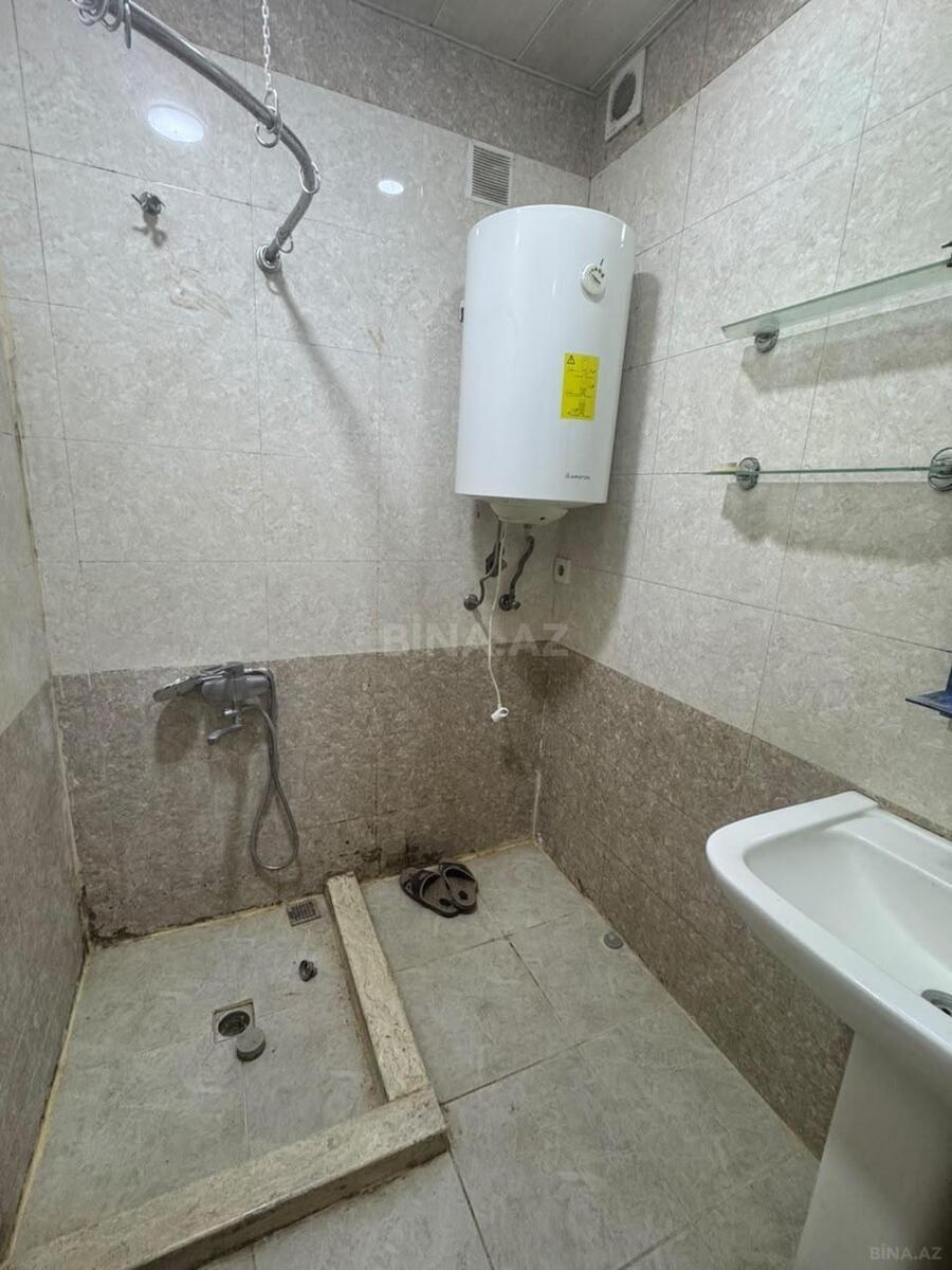 3 otaqlı Köhnə tikili, Memar Əcəmi m., Bakı