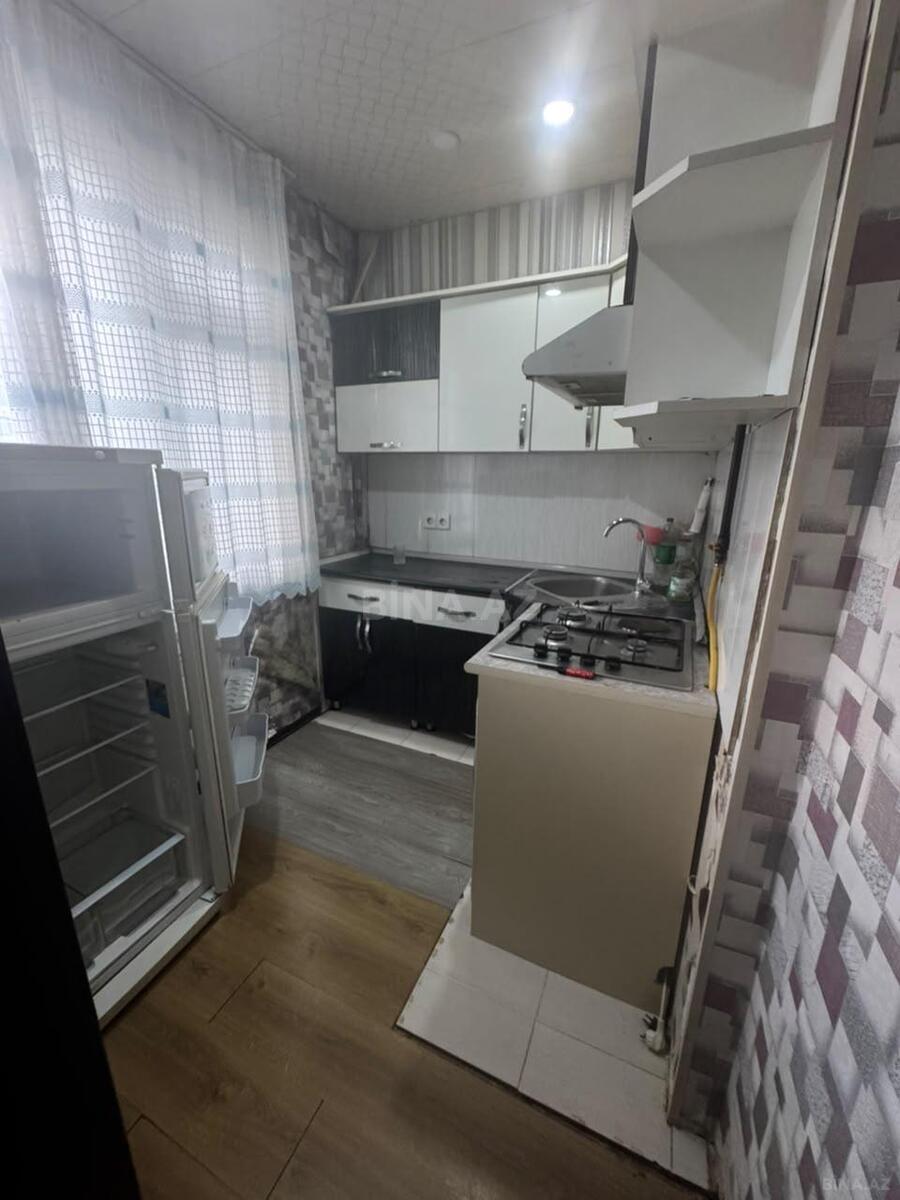 3 otaqlı Köhnə tikili, Memar Əcəmi m., Bakı